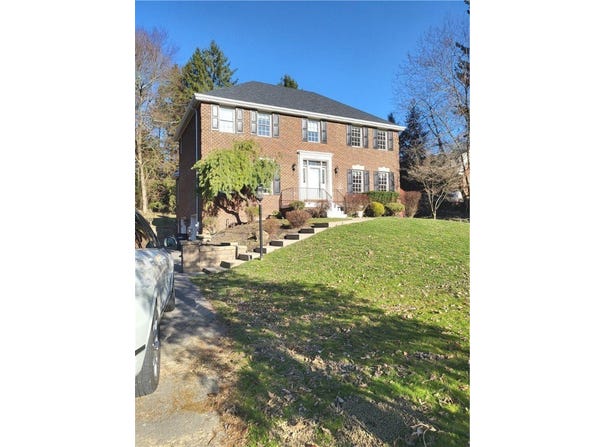 1778 McMillan Rd, St Clair, PA 15241