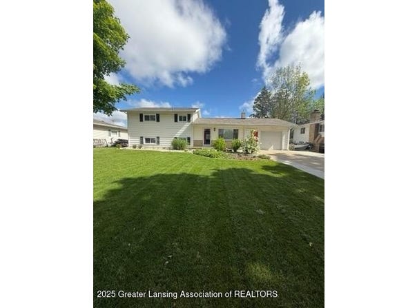 4412 Darron Drive, Lansing, MI 48917