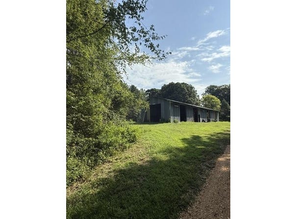 149 Nobles Rd., PARIS, TN 38242