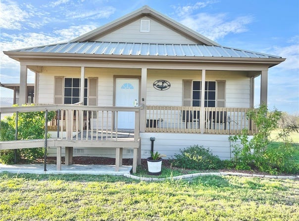 153 Boenig Road, Woodsboro, TX 78393