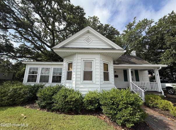 2809 Arendell Street, Morehead City, NC 28557