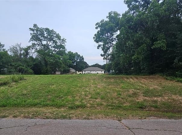 606 Elm Avenue, Wellston, OK 74881
