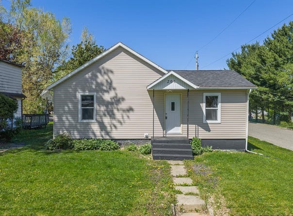 201 Arlington Avenue, Mauston, WI 53948