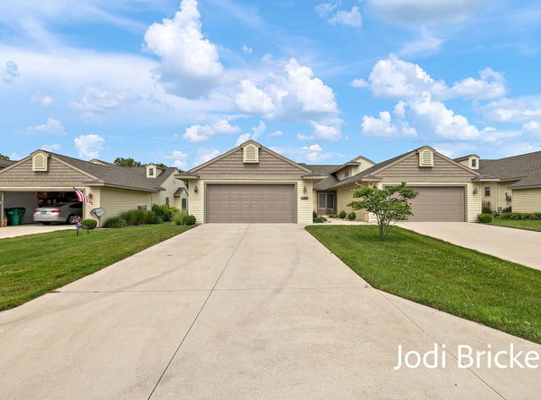 1222 S Timberview Drive, Whitehall, MI 49461