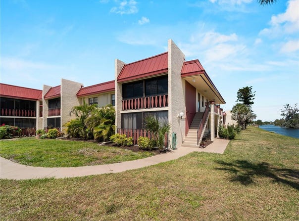 72 BOUNDARY BOULEVARD, ROTONDA WEST, FL 33947