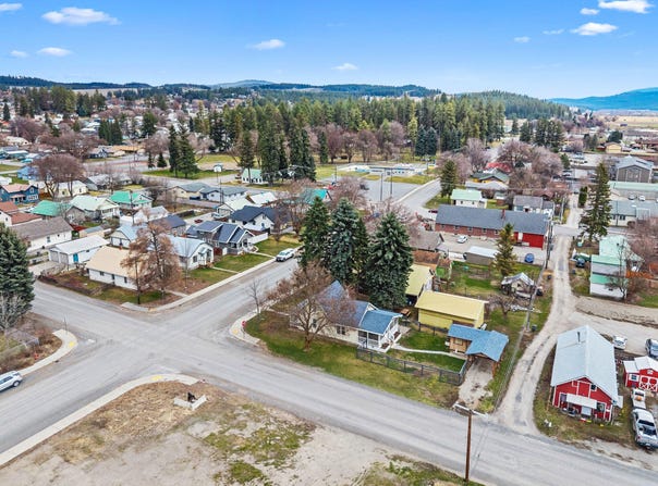 404 ELM ST, COLVILLE, WA 99114