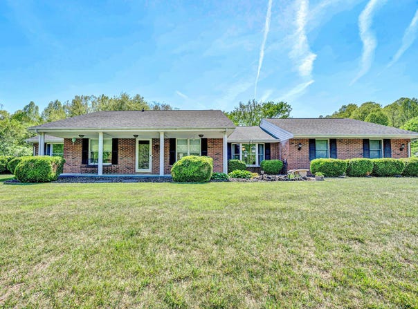 1033 Annie Bell RD, Blue Ridge, VA 24064