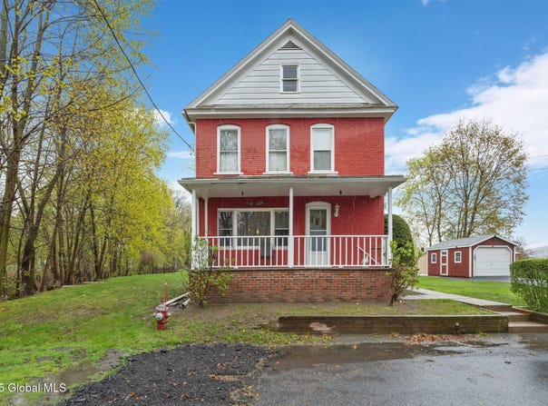 9 Donnelly Avenue, Stillwater, NY 12118