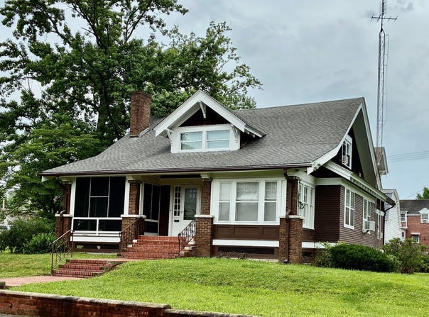 214 4th St., Carmi, IL 62821