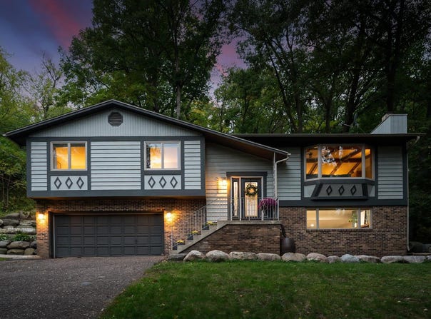 2222 Black Oak Drive, Minnetonka, MN 55305