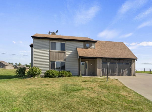 8831 Conway Ct, Fort Wayne, IN 46825