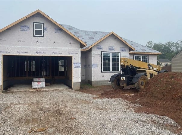 107 Blatina Drive, Vine Grove, KY 40175