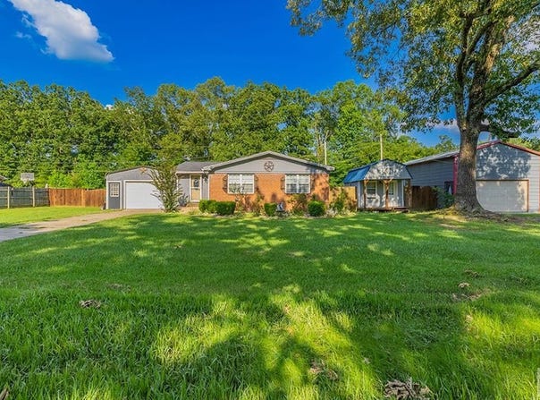 500 E 10th St, Hooks, TX 75561