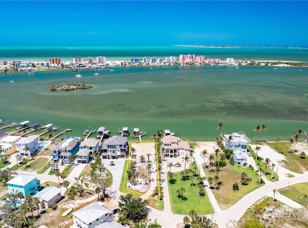 855 San Carlos Drive, Fort Myers Beach, FL 33931