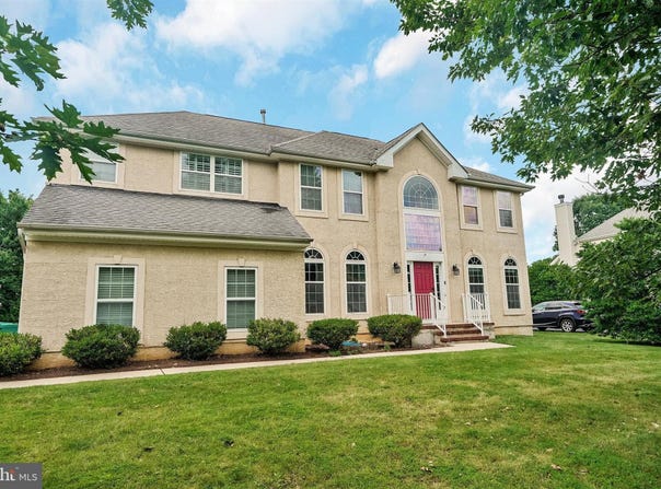 6 MAHOGANY COURT, PLAINSBORO, NJ 08536