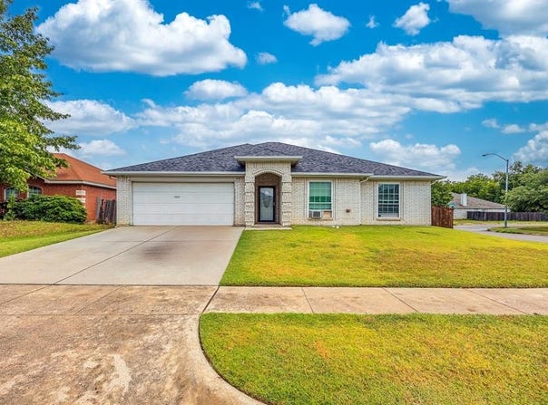 500 Dustin Street, Saginaw, TX 76179