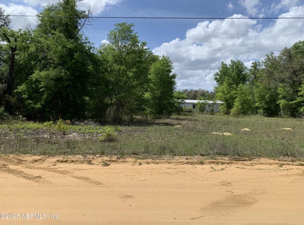 507 KITTY Avenue, Interlachen, FL 32148