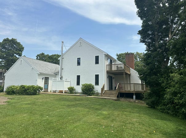 15 Beach Street, East Falmouth, MA 02536