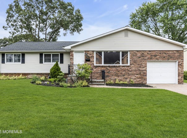811 Fay Court, Point Pleasant, NJ 08742