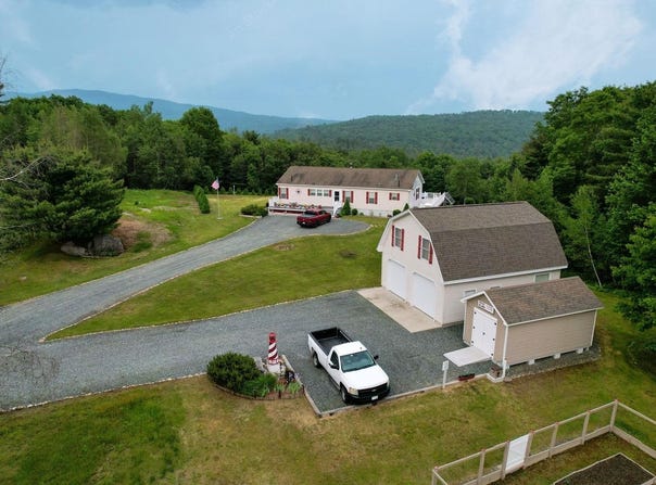 51 Hemlock Lane, Danbury, NH 03230