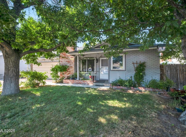 1714 Meadowvale Way, Sparks, NV 89431