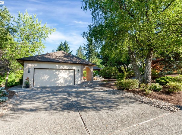 2524 ORCHARD HILL PL, Lake Oswego, OR 97035