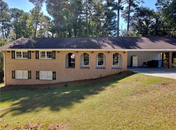 4338 Louis Road SW, Lilburn, GA 30047