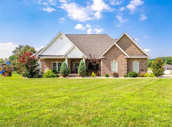 110 Iroquois Circle, Russellville, KY 42276