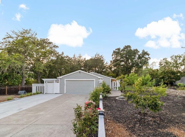 1021 Scots Ln, Walnut Creek, CA 94596