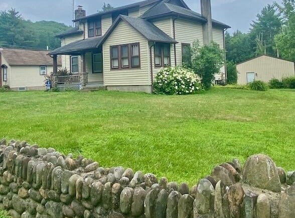 558 Effort Neola Road, Brodheadsville, PA 18322