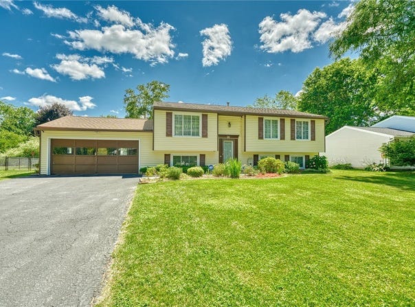 26 Donlin Drive, Ogden, NY 14624