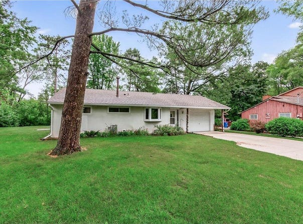 84 West Road, Circle Pines, MN 55014