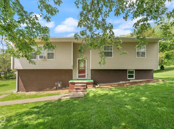 1081 E Smith Circle, Paoli, IN 47454