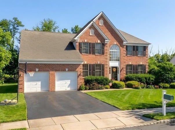 26 Rouser Way, Hillsborough Twp., NJ 08844-7069