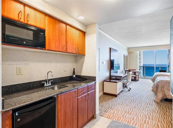 18001 Collins Ave, Sunny Isles Beach, FL 33160