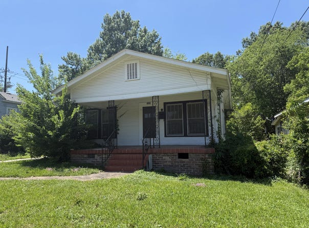 1004 N 8th Ave, Laurel, MS 39440