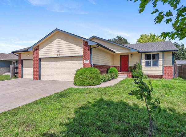 2108 Paddington Ave., Newton, KS 67114