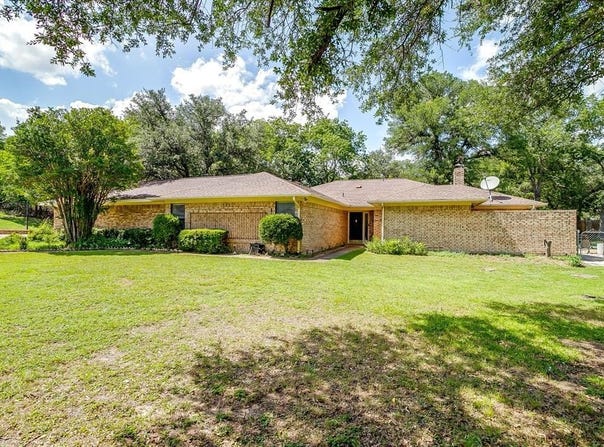 3300 Sherwood Street, Willow Park, TX 76087