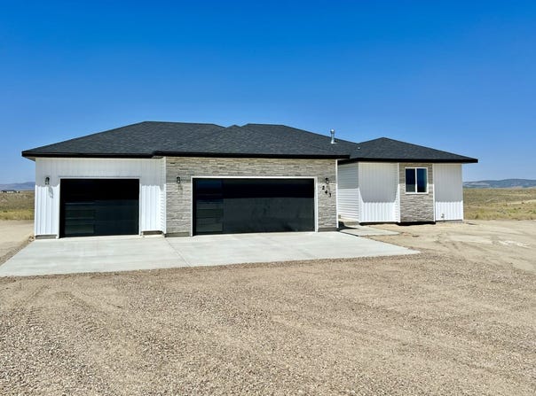 243 Ridgeway Drive, Spring Creek, NV 89815