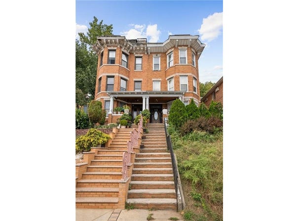 133 Sunnyside Avenue, Brooklyn, NY 11207