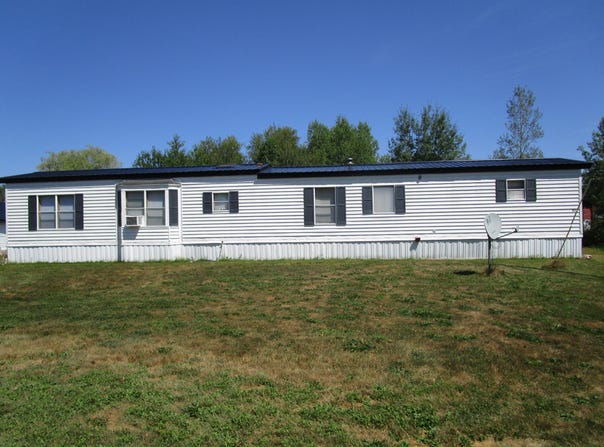 43 Old County Road S, Enfield, ME 04493