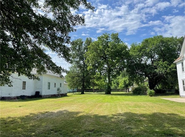 705 Lincoln Street, Coffeyville, KS 67337