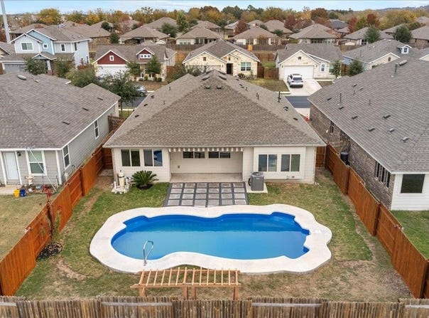 111 Crooked Trl, Bastrop, TX 78602