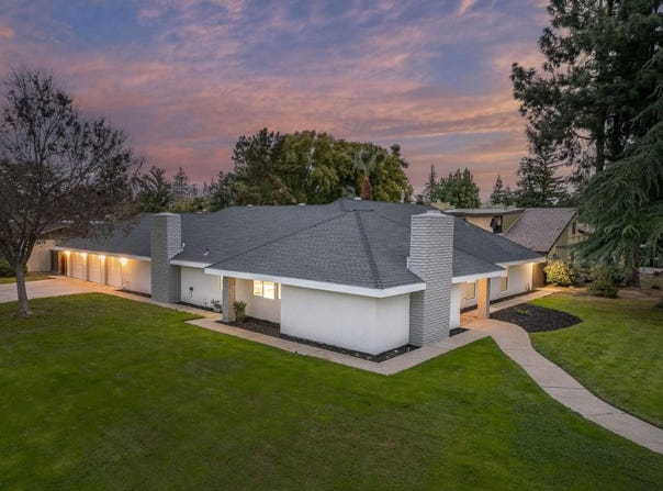 2712 Barstow Avenue W, Fresno, CA 93711