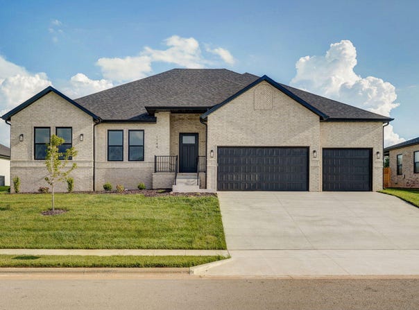 1744 E Cobblestone Drive, Ozark, MO 65721