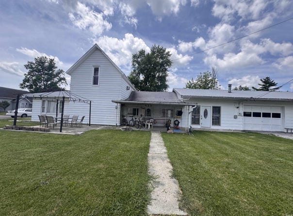 425 E townley Street, Bluffton, IN 46714