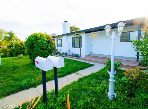 6927 Lindley Avenue, Reseda, CA 91335