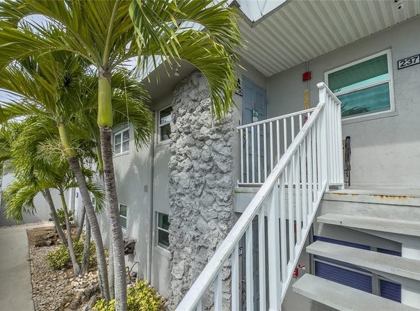 6777 WINKLER Road, FORT MYERS, FL 33919