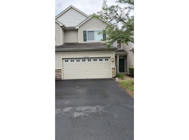 2252 Gallant Fox Circle, Montgomery, IL 60538