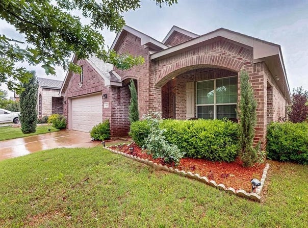 11800 Bexley Drive, Burleson, TX 76028